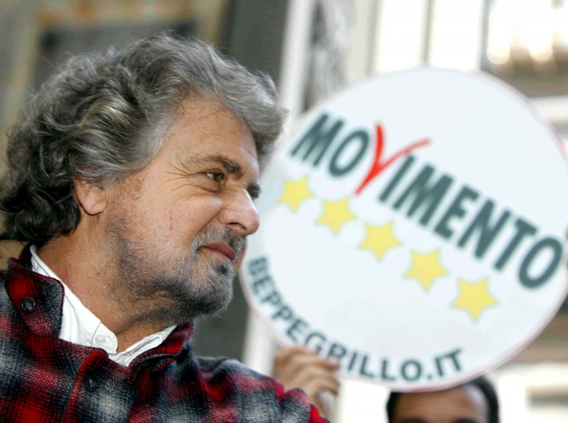 Beppe Grillo perde cocci a Tursi