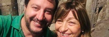 Matteo Salvini festeggia la vittoria con la neo governatrice dell'Umbria, Donatella Tesei